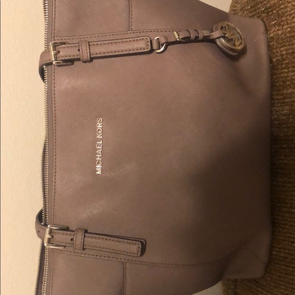 Michael Kors Purse - Picture 1 of 6